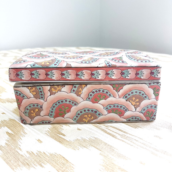 Vintage Large Rectangle Chinioserie Trinket Jewelry Box Hand Painted Pink Green - Picture 4 of 9
